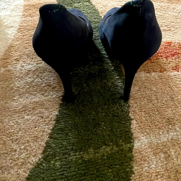 Banana Republic Black Suede Round Toe Pumps (Good Condition) - Picture 5 of 6